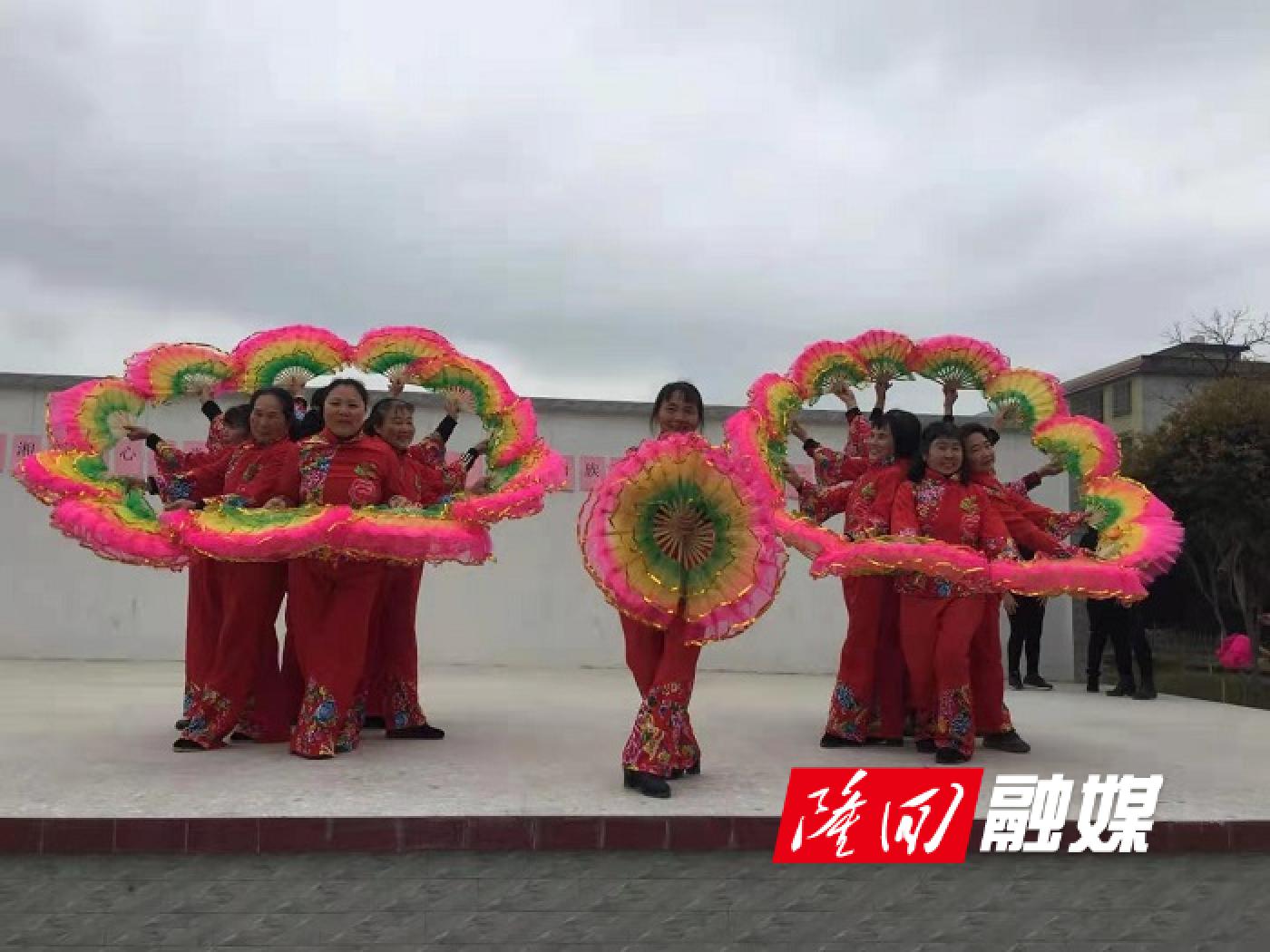 隆回山界回族乡罗白村开展纪念三八国际妇女节活动_邵阳头条网