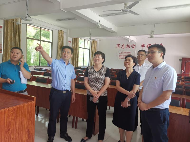 张皓在绥宁县调研省委加强基层建设“1+5”文件贯彻落实情况时强调：抓基层强基础 只有进行时没有完成时_邵阳头条网